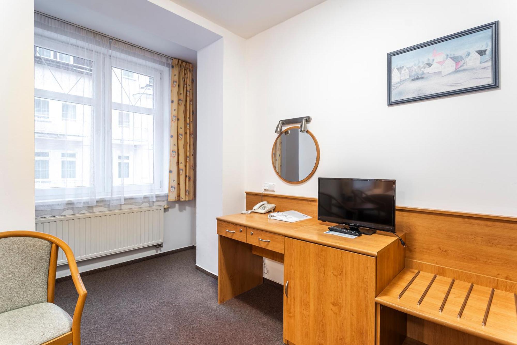 Hotel Luzice Jáchymov Buitenkant foto