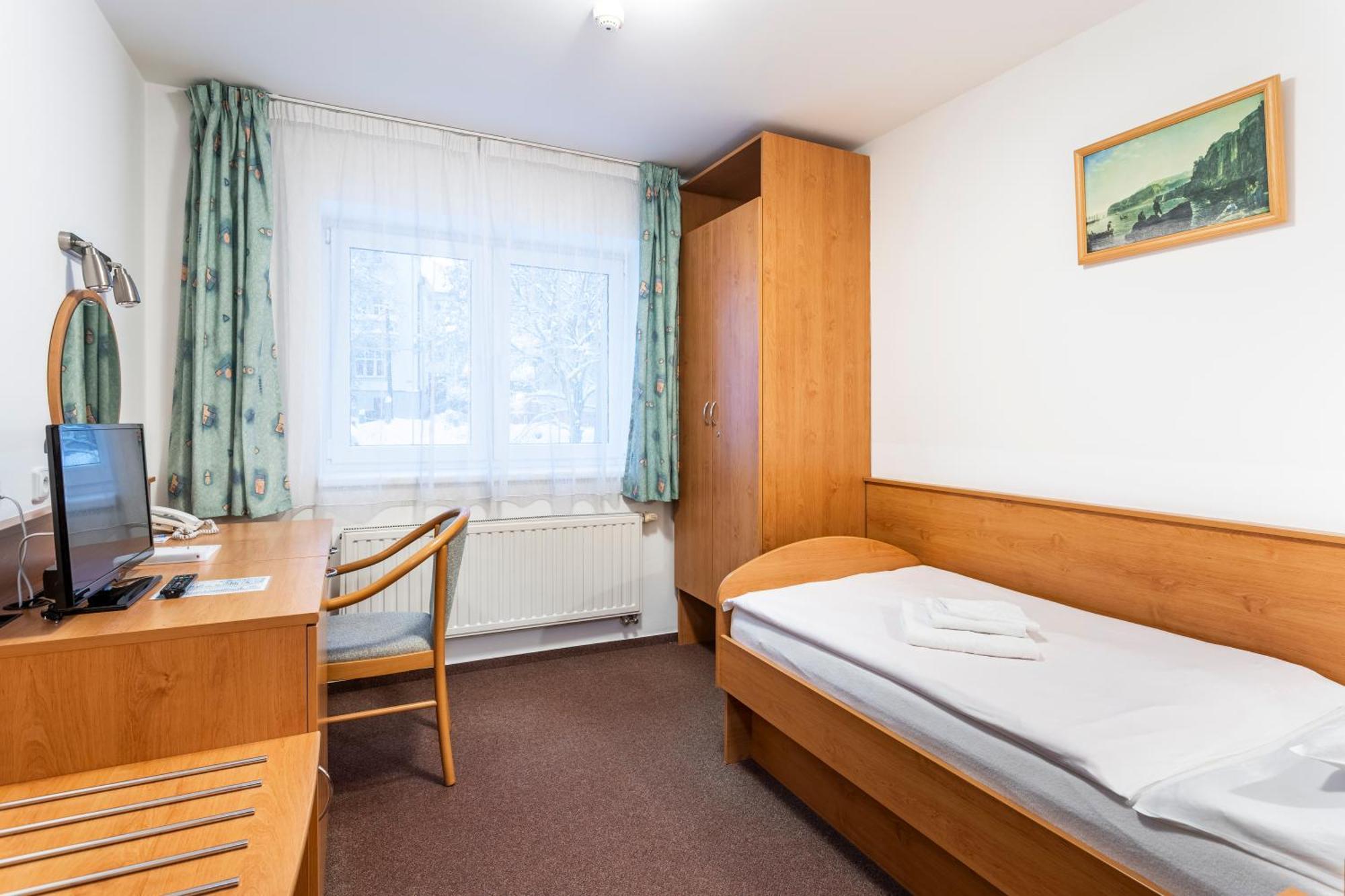 Hotel Luzice Jáchymov Buitenkant foto