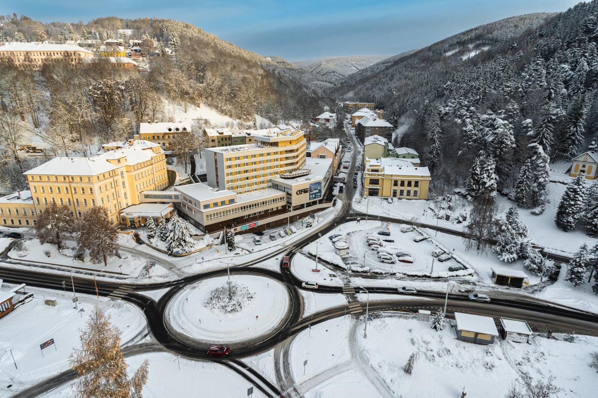 Hotel Luzice Jáchymov Buitenkant foto