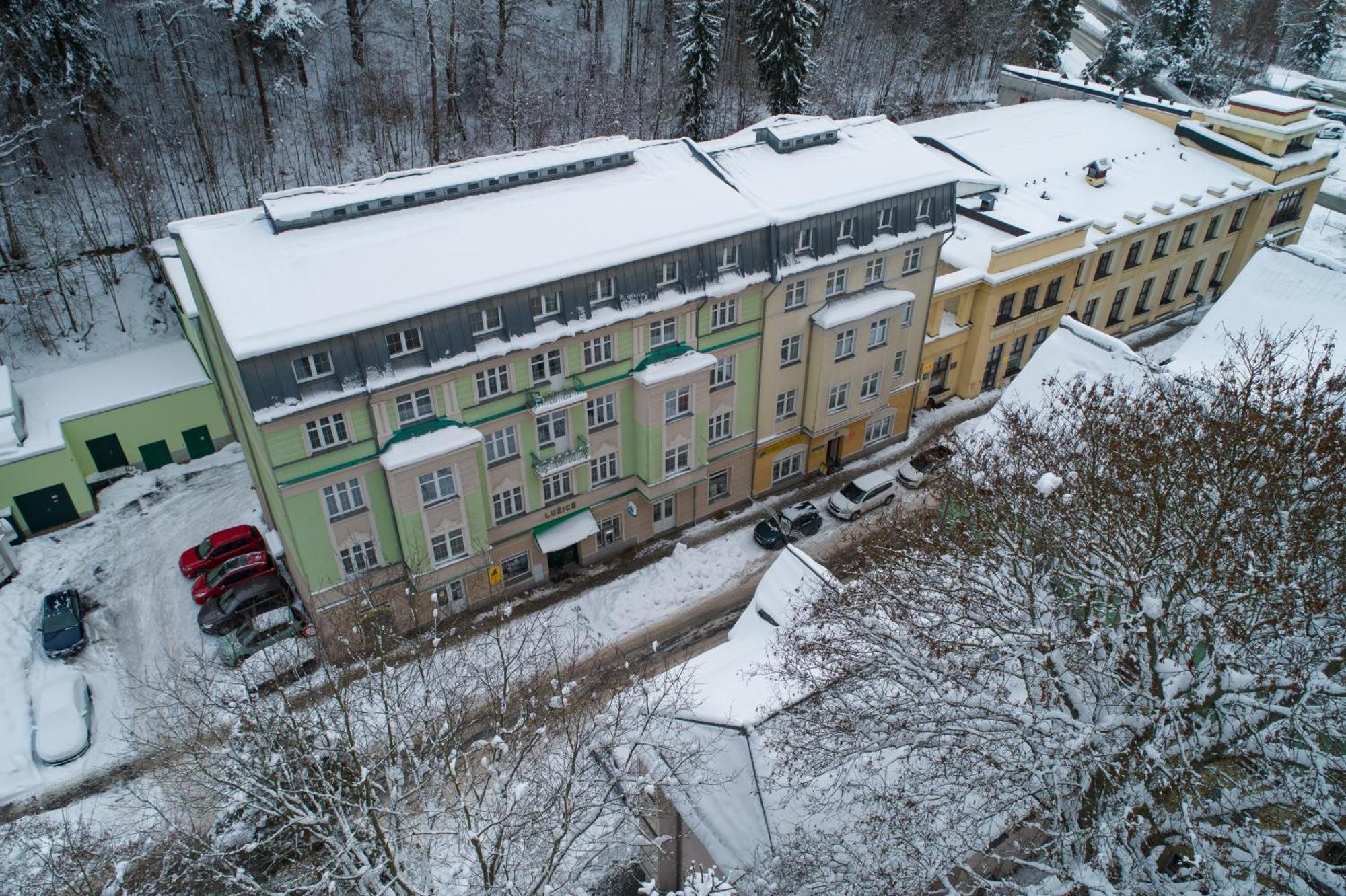 Hotel Luzice Jáchymov Buitenkant foto